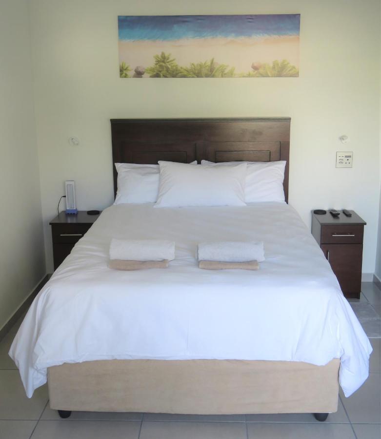 Pro Moni'S Guesthouse Muizenberg Exterior photo